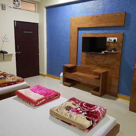 Hotel Shri Radhe Krishna Godarpura Dış mekan fotoğraf
