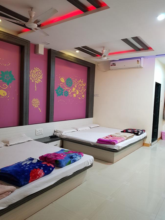 Hotel Shri Radhe Krishna Godarpura Dış mekan fotoğraf