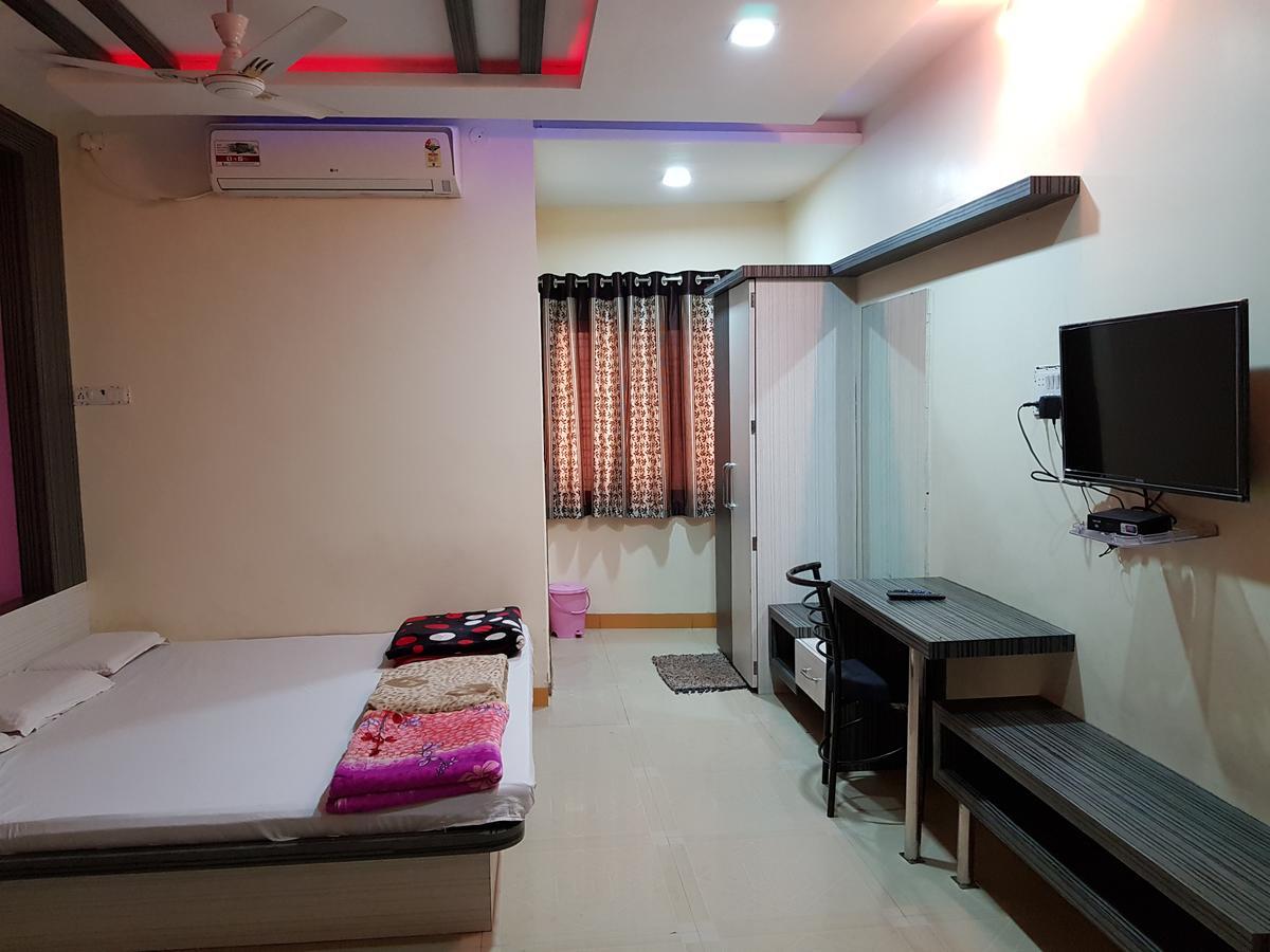 Hotel Shri Radhe Krishna Godarpura Dış mekan fotoğraf