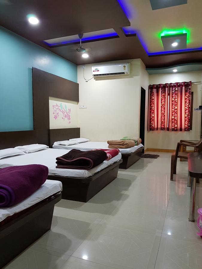 Hotel Shri Radhe Krishna Godarpura Dış mekan fotoğraf