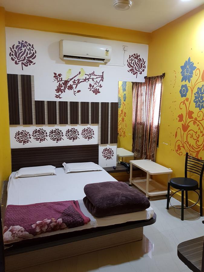 Hotel Shri Radhe Krishna Godarpura Dış mekan fotoğraf