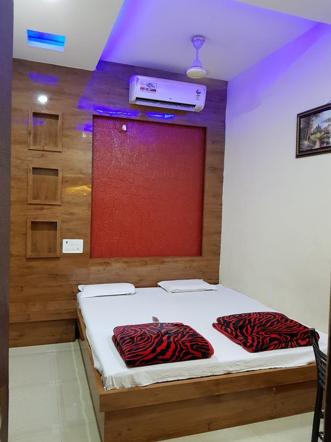 Hotel Shri Radhe Krishna Godarpura Dış mekan fotoğraf