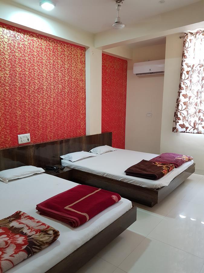 Hotel Shri Radhe Krishna Godarpura Dış mekan fotoğraf