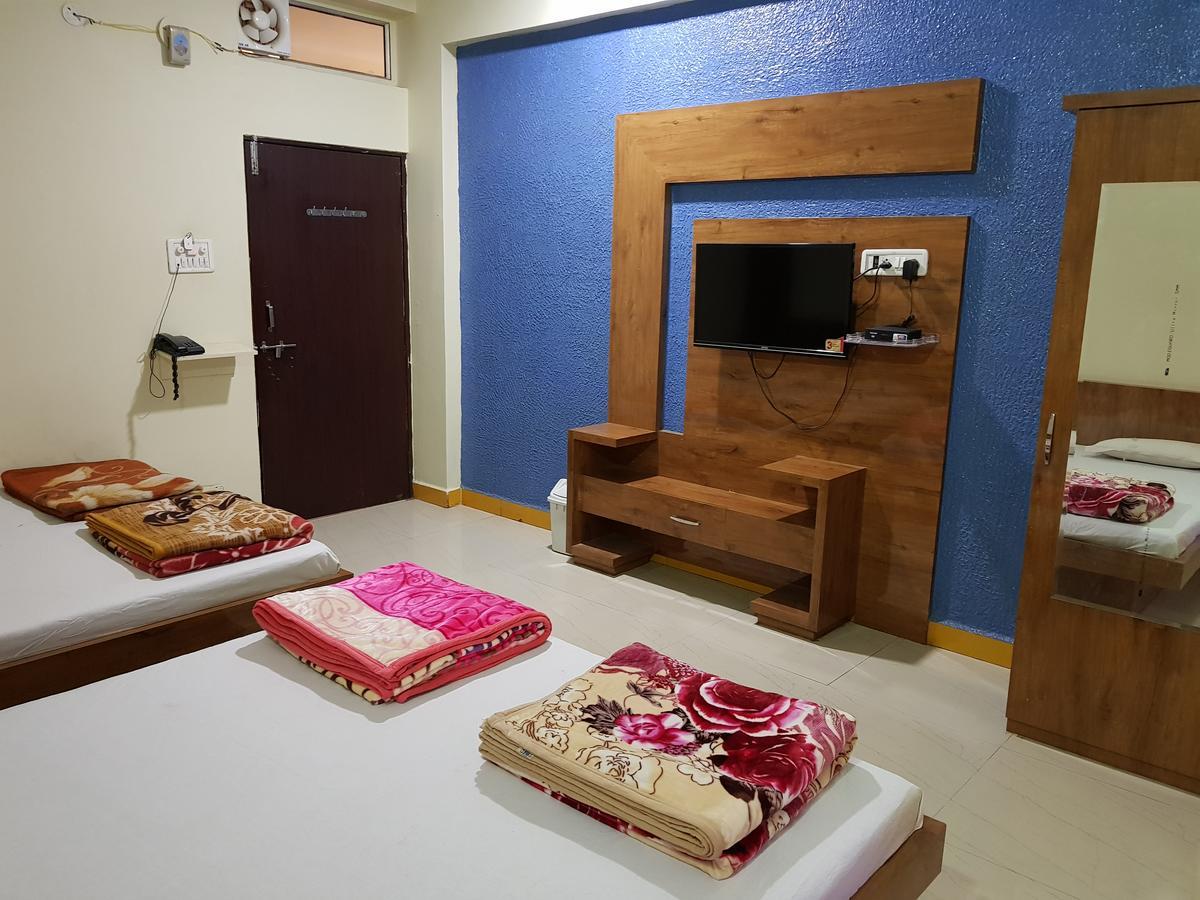 Hotel Shri Radhe Krishna Godarpura Dış mekan fotoğraf
