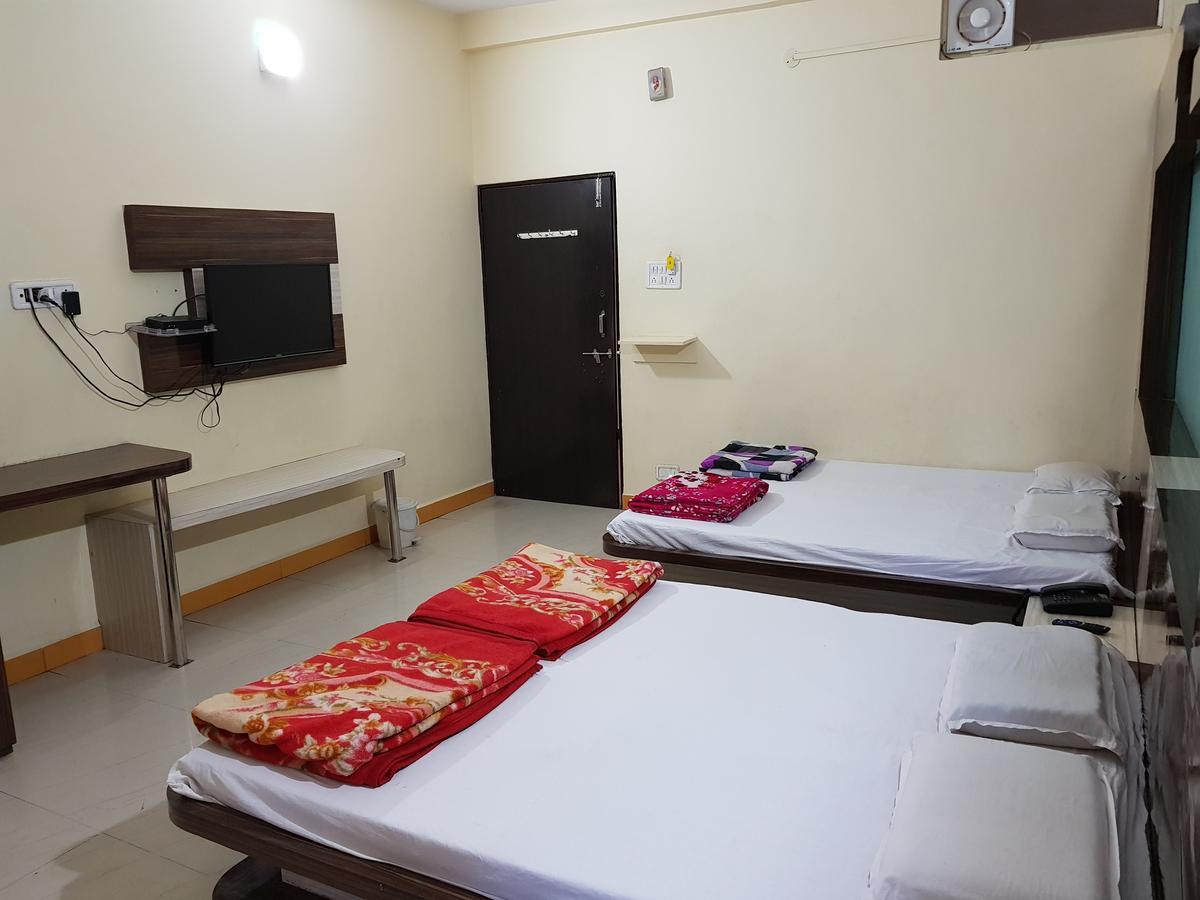 Hotel Shri Radhe Krishna Godarpura Dış mekan fotoğraf