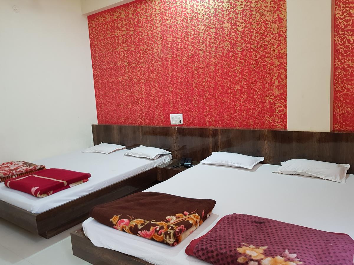 Hotel Shri Radhe Krishna Godarpura Dış mekan fotoğraf