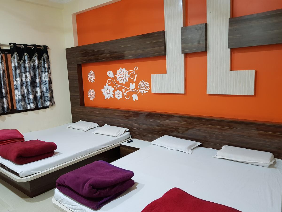 Hotel Shri Radhe Krishna Godarpura Dış mekan fotoğraf