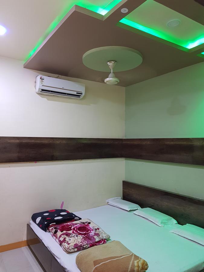 Hotel Shri Radhe Krishna Godarpura Dış mekan fotoğraf
